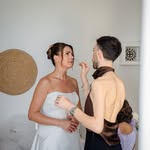 Christian Schiena al lavoro sul trucco di una sposa